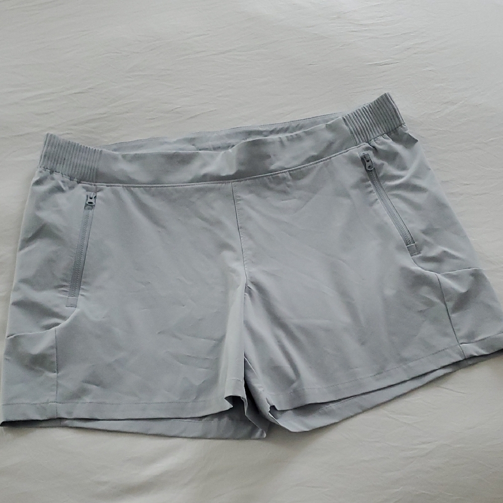 Columbia Women's Light Gray Athletic Shorts